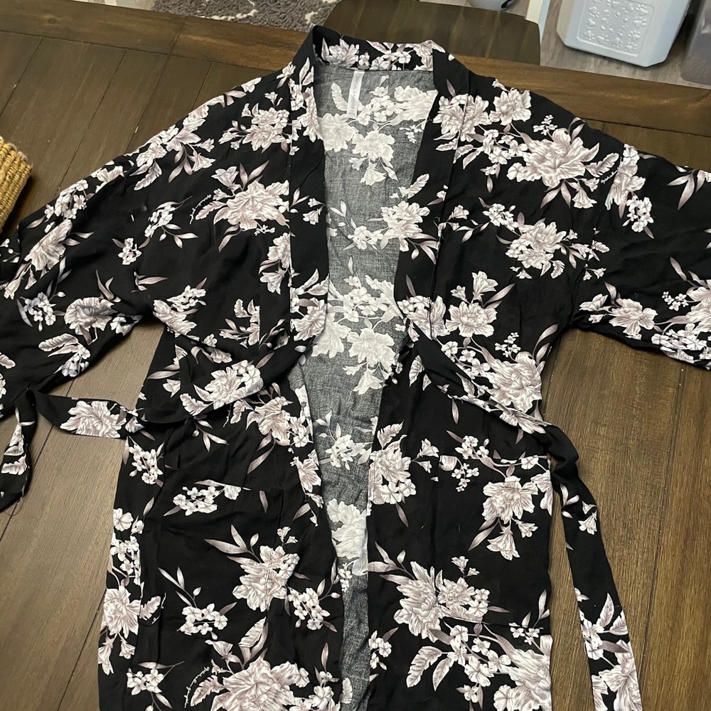 Lightweight Kimono style cardigan wrap